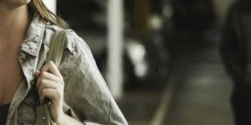 24-vjeçarja në Lezhë në tension, policia në kërkim të personit që e përndoqi me makinë dhe publikoi informacionet e saj personale në rrjetet sociale.