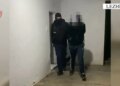 29-vjeçari nga Lezha, i cili dhunoi babain e tij dhe u largua nga shtëpia, është kapur dhe arrestuar.