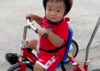 3-vjeçari impresionon mjekët pas seancës së parë të terapisë gjenetike në botë për sindromën fatale