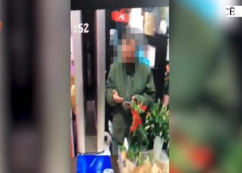 48-vjeçari i shpallur në kërkim, i akuzuar për mashtrim ndaj qytetarëve dhe për vjedhje në një restorant, kapet në një apartament të braktisur.