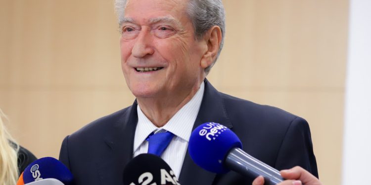 Berisha: Edi Rama i bindur ndaj Sorosit po sjell ligjin që mohon burrin dhe gruan, për të shuar familjen shqiptare