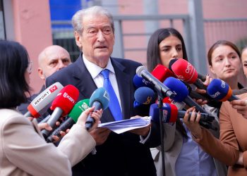 Berisha lexon mesazhi që i la Dumanit: Do përgjigjesh para ligjit për amnistimin e krimit elektoral dhe milionast që ke marrë nga Kreshniku i Manzës