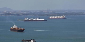 ANALIZA/ Anijet ruse të naftës që gjenerojnë miliardat për Putinin dhe rrezikojnë bregdetin e Adriatikut. Pse BE trembet për t’i bllokuar.