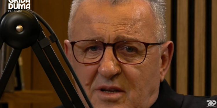 “Agron Llakaj tregon për humbjen tragjike të gruas së tij: ‘S’pranova amanet prej saj, doja të vdisja, e përcollëm si nuse të bukur’”