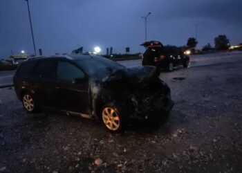 Aksident tjetër në vend: Dy automjete përplasen në aksin Lushnjë-Rrogozhinë, ndodhi shpërthimi në flakë i një “Ford”-i.