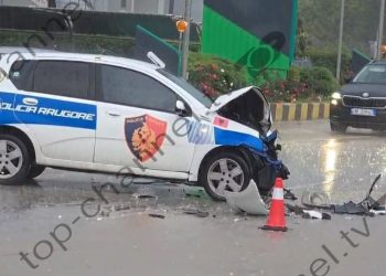 Aksidenti mes një makine policie dhe një “Benz”-i në Fier-Patos/ Tre të lënduar, përfshirë dy efektivë policie