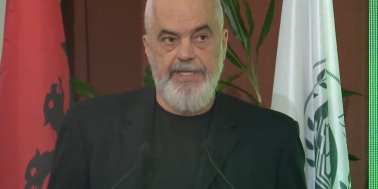 Aktivitetet e AKU-së u vlerësuan, studentët e Universitetit të Batës ftohen të aplikojnë" / Rama: "Do t'u jepet mundësia profesionistëve, pa integritetin e nevojshëm nuk ka përfshirje