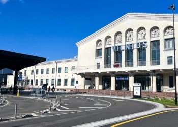 Alarm për dronë në një aeroport në Lituani, autoritetet pezulluan fluturimet për rreth 40 minuta.