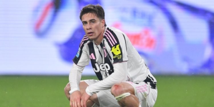 Alarmi në Juventus: Rinovimi i Kenan Yildiz bllokohet, gjigantët europianë kërkojnë yllin turk.