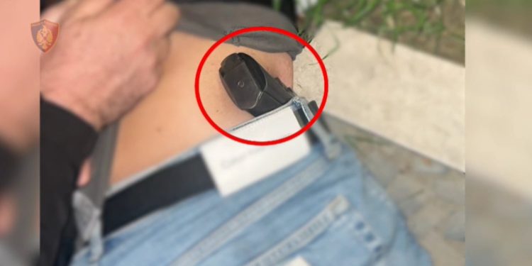 Arrestohet 33-vjeçari që qarkullonte me armë zjarri në Lushnjë