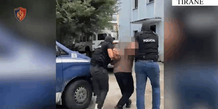 Arrestohet 43-vjeçari me mbi 23 kg kanabis në transport drejt Kosovës