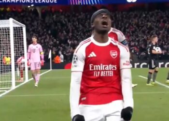 Arsenal-Bayern në Direkte/ Baraspesha rikthehet shpejt, 17-vjeçari shënon për Rayas (Video)