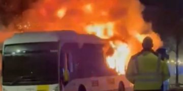 Autobusi i katalanasve përfundon në flakë pak para ndeshjes Barcelona-Club Brugge.