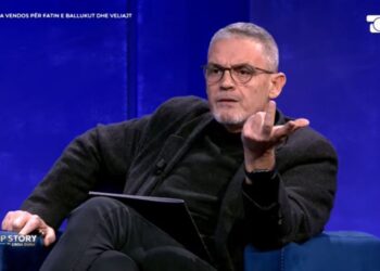 “Balluku nuk duhej të pezullohej nga detyra”, thotë Dudushi në Top Story rreth vendimit të SPAK: “Nëse je në hetim për korrupsion, ke të drejtë të prezumohesh i pafajshëm”