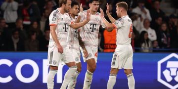 Bayerni dominon, gjermanët fitojnë ndaj kampionëve në fuqi të PSG-së me 10 lojtarë dhe arrijnë në 16 fitore radhazi.