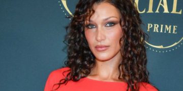 Bella Hadid ndan përvojën e saj në përballjen me sëmundjen kronike.