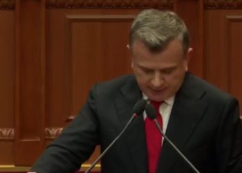Berisha bën një deklaratë për Ambasadorin Gonzato, PS i kërkon Komisionit të Etikës përjashtimin e kryetarit të PD për 30 ditë nga Kuvendi.