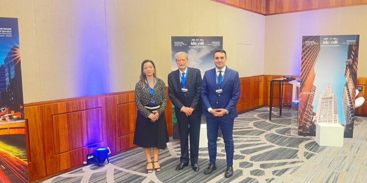 Berisha dhe deputetët e PD-së në Brazil: Lideri i opozitës njofton përpara se të ekspozojnë situatën kritike në Shqipëri.