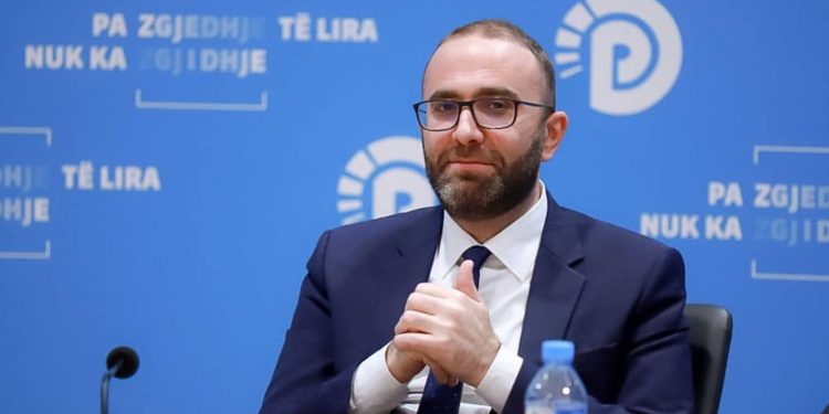 Berisha përjashtohet nga punimet në Kuvend për 10 ditë, Bardhi: Shkelje e të drejtave të opozitës, do të marrim masa…