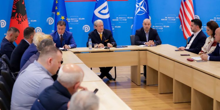 Berisha shpërndau detaje të bisedës me Donald Lu lidhur me konferencën e policisë për luftën ndaj drogës: ‘Na veç me drogën e fortë merremi’, theksoi ai.