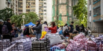 Bilanci tragjik i zjarrit në Hong Kong rritet, arrin në 128 viktima.
