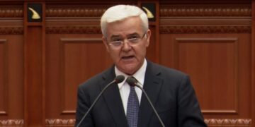 “Blerjet kryhen me 99% të limitit të caktuar, ndërsa disa të tjera arrijnë të kursejnë deri në 20%”, thotë Xhafaj në Kuvend: Disa institucione shfrytëzojnë alibinë që…