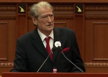 "Bravo Damian për qëndresën tuaj" / Berisha: Kuvendi mbetet bosh, ku ndodhen ministrat?