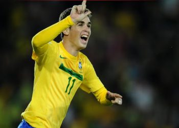 Brazil, shqetësim për Oscarin, dërgohet në spital për probleme me zemrën.