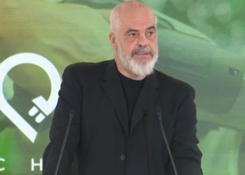 “Brenda një viti do të instalohen matësit inteligjentë për energjinë”/ Rama: Shqipëria ishte në kufijtë e kolapsit, do të shndërrohet në eksportues të energjisë.