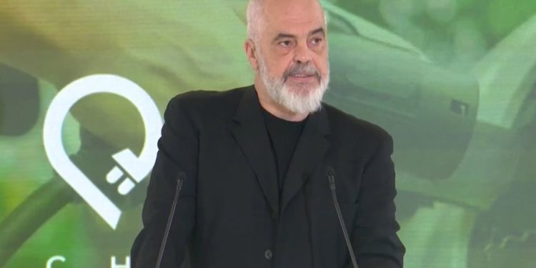 “Brenda një viti do të instalohen matësit inteligjentë për energjinë”/ Rama: Shqipëria ishte në kufijtë e kolapsit, do të shndërrohet në eksportues të energjisë.