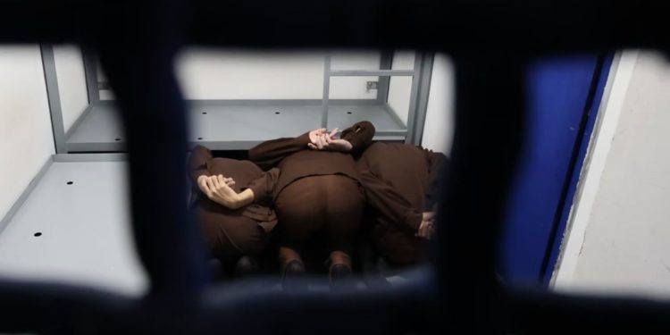 Burgu nëntokësor i Izraelit: "Dhunë, izolim ekstrem dhe mungesë ushqimi," palestinezët ndajnë histori të tmerrshme të përjetuara.