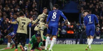 Chelsea-Barcelona në drejtpërdrejtë: Atmosferë festive në “Stamford Bridge” pasi vendasit e kalojnë në avantazh me një autogol (Video)