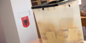 DETAJET/ Falsifikim dokumentesh, si u zbulua në zgjedhjet e 11 majit? Punonjësja e KQZ: Nuk e kam në kujtesë...