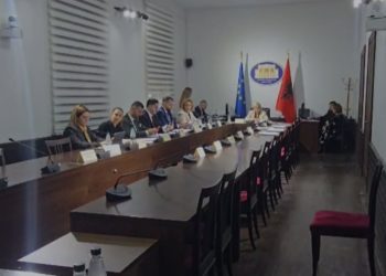 Deputetët e PD-së mungojnë në komisionet e Ekonomisë dhe të të Drejtave të Njeriut pas paralajmërimit për bojkot.