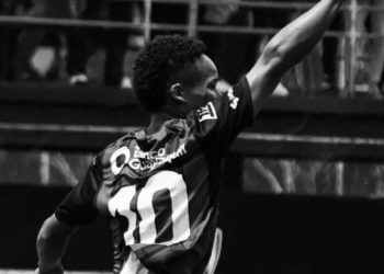 Dëshmia për vdekjen e 16-vjeçarit futbollist ndryshon; babai pohon: Nuk ishte plumb qorr, e goditën në kokë brenda shtëpisë.