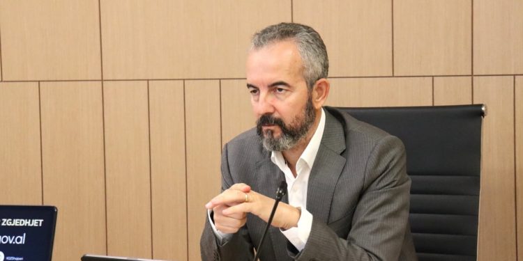 “Diella” e KQZ do të nëmurojë votat/ Projekti pilot zbatohet në bashkinë e Tepelenës, por nuk do të shpallë rezultatin përfundimtar