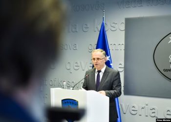 “Diskriminimi dhe nënpërfaqësimi i shqiptarëve: Besnik Bislimi koment mbi raportin e KE-së që evidenton shkeljet e të drejtave në Serbi”