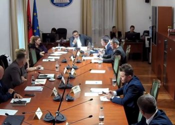 Diskutim në Komisionin për Çështjet e Brendshme: Çuçi përjashton Flamur Nokën nga seanca