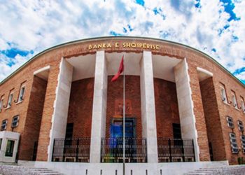 Diskutohet buxheti i vitit 2026 në Kuvend/ Banka e Shqipërisë: Rishikoni sistemin e pensioneve dhe përdorimin e "paqes fiskale" me kujdes.