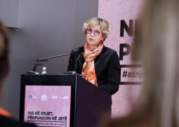 Dita Ndërkombëtare e Luftës kundër Dhunës mbi Gratë: Ministrja Sala paraqet strategjitë për parandalim.
