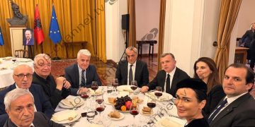 Dreka e ndarjes për ish-kryeministrin Nano/ Majko, Ruçi dhe Balla pranë djalit të Rugovës dhe aleatëve të afërt të Hashim Thaçit.