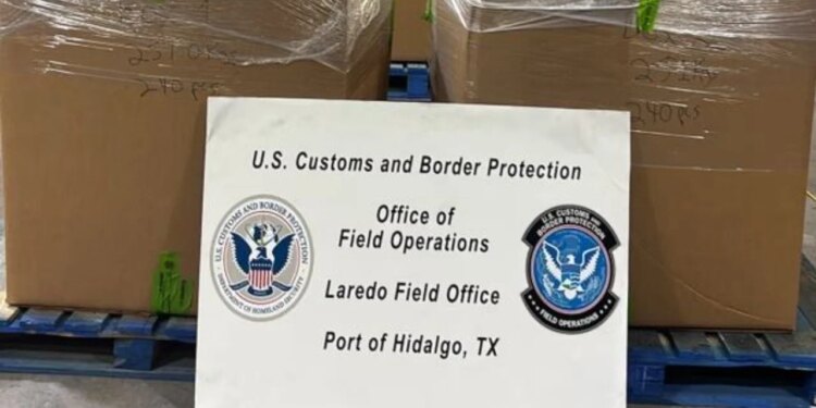 Droga me vlerë 10 milion dollarë kapet në kufirin SHBA-Meksikë, 500 pako metamfetaminë të fshehura në një ngarkesë me sallatë jeshile.