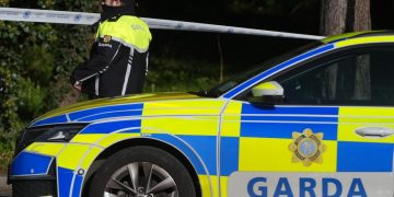 Dy persona arrestohen në Irlandë për planifikimin e sulmeve terroriste ndaj emigrantëve.