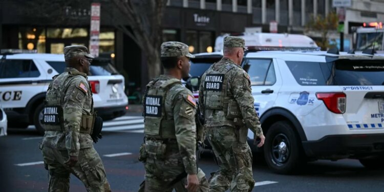 Dy ushtarë morën plumba afër Shtëpisë së Bardhë, ndërsa Trump rekomandon dërgimin e 500 trupave të Gardës Kombëtare në Uashington.