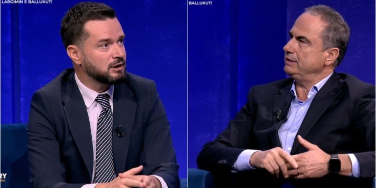 “E paprijshëm, Ramën s’e heqni dot, duhet të prisni degët”/ Protesta e PD, Curri diskuton me Boçin: Ne nuk mund të shënojmë në portën tonë…