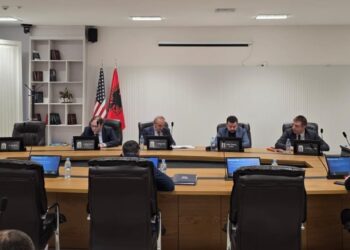 “Ejëra të papërshtatshme dhe pa sjellje të kontrolluar në zyrën e kreut të Prokurorisë”, KLP refuzon propozimin e ILD-së për masa disiplinore ndaj magjistrates në Sarandë.