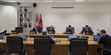 “Ejëra të papërshtatshme dhe pa sjellje të kontrolluar në zyrën e kreut të Prokurorisë”, KLP refuzon propozimin e ILD-së për masa disiplinore ndaj magjistrates në Sarandë.