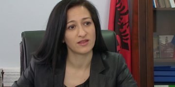 Emërim pa konkurrencë në krye të arsimit parauniversitar/ Arta Dollani u shpall drejtuese e këtij sektori, duke u bërë besnike e ministrave.