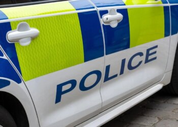 Emigranti në Britani arrestohet për tre ngacmime seksuale në pesë ditë.