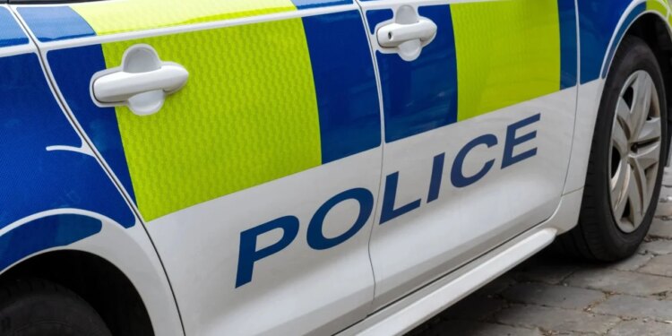 Emigranti në Britani arrestohet për tre ngacmime seksuale në pesë ditë.